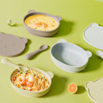 ست کاسه سیلیکونی درپوش دار کودک مدل خرسی به همراه قاشق - AST566 - Image 9