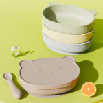 ست کاسه سیلیکونی درپوش دار کودک مدل خرسی به همراه قاشق - AST566