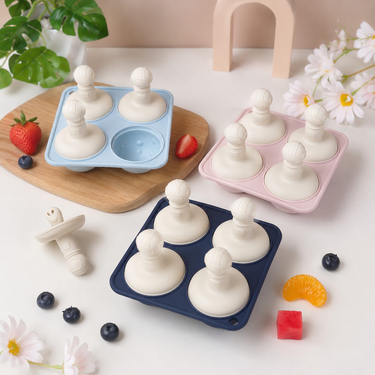 vira-astronaut-silicone-ice-pop-mold-ast859-cover قالب بستنی یخی سیلیکونی طرح فضانورد مدل AST859 برند ویرا